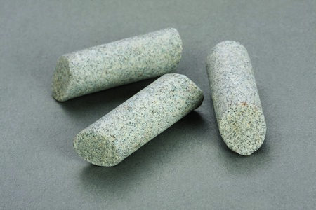 Đá ceramic thô hình đũa xiên